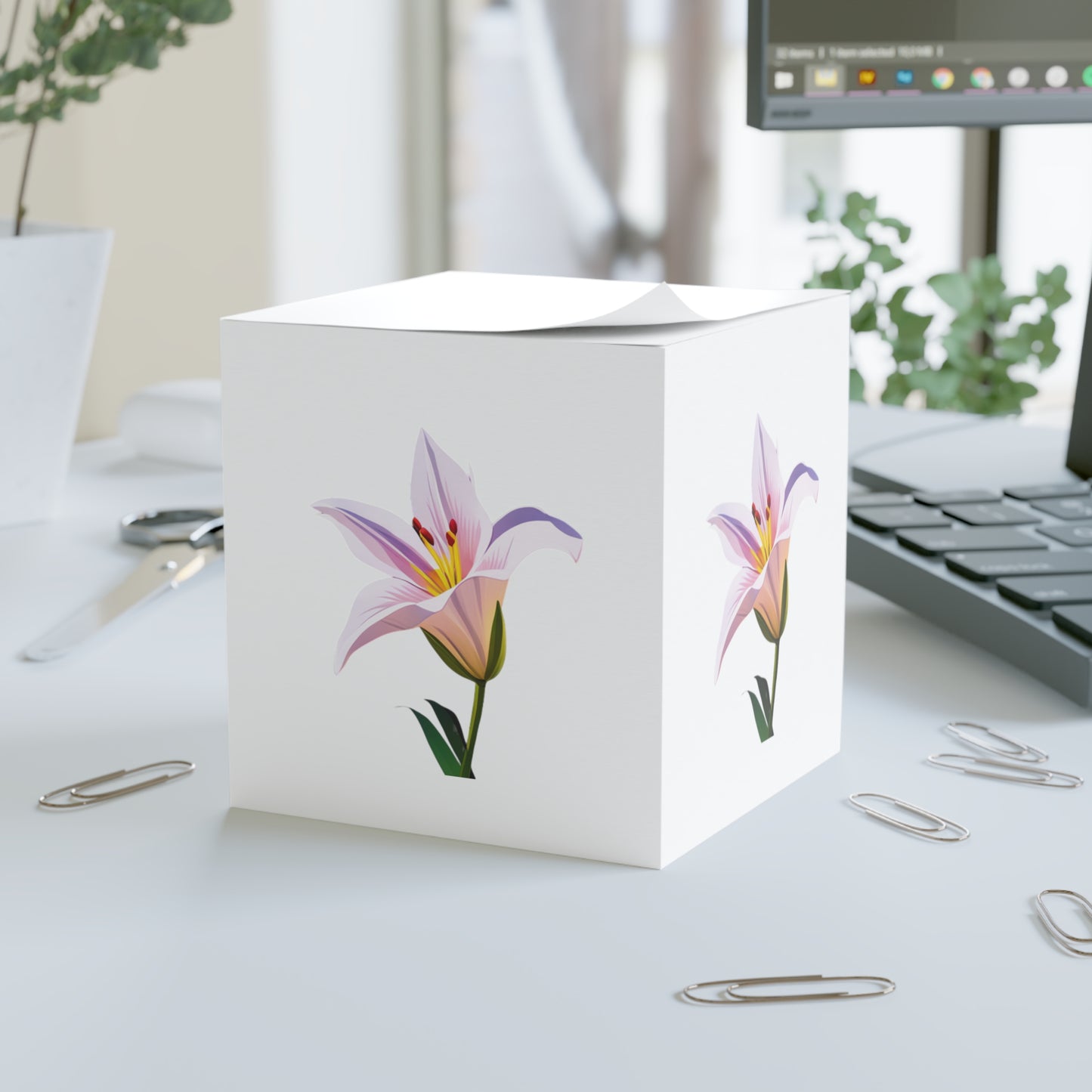 Lily Flower Note Cube